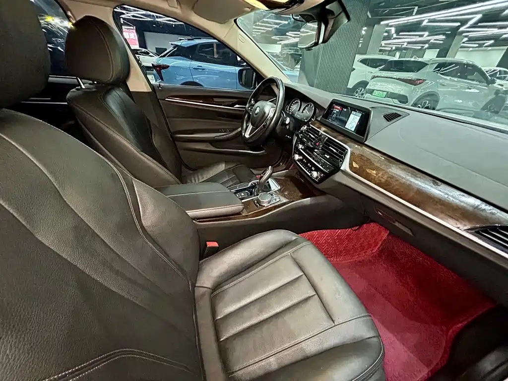 BMW 5 Series — миниатюра 34