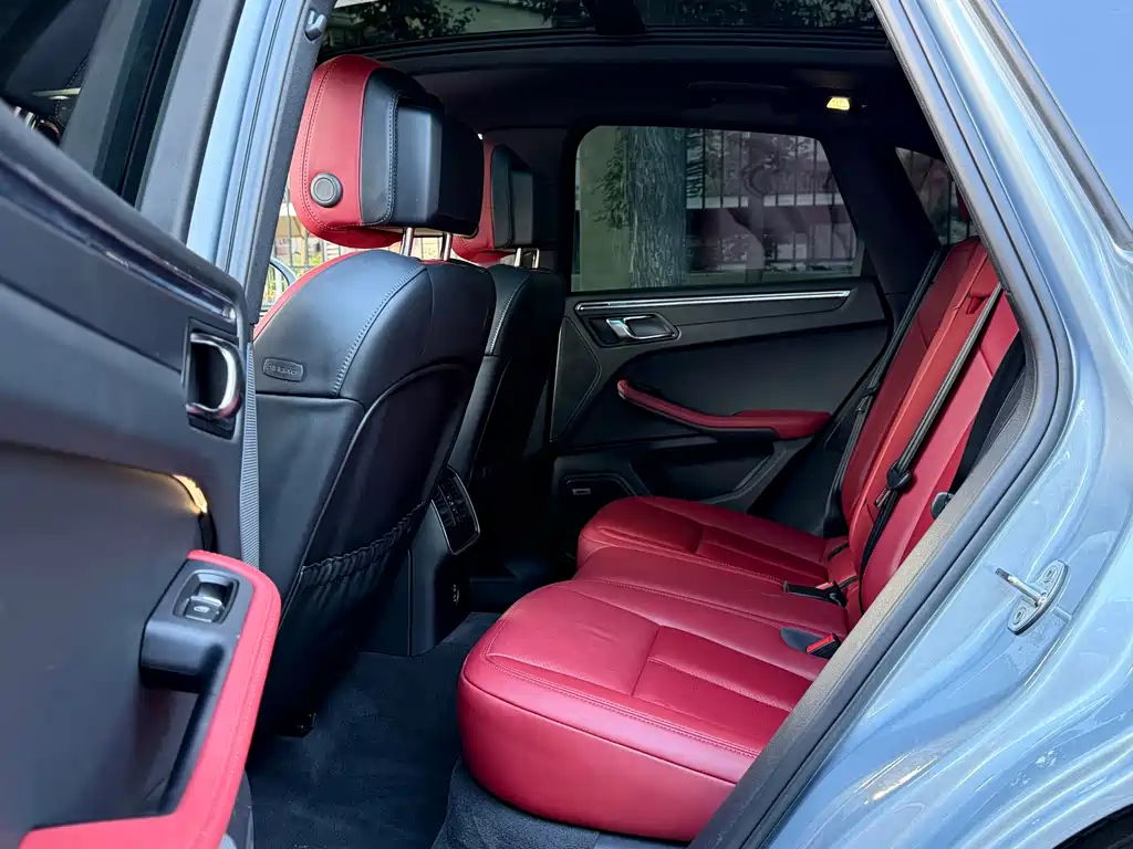Porsche Macan — миниатюра 8