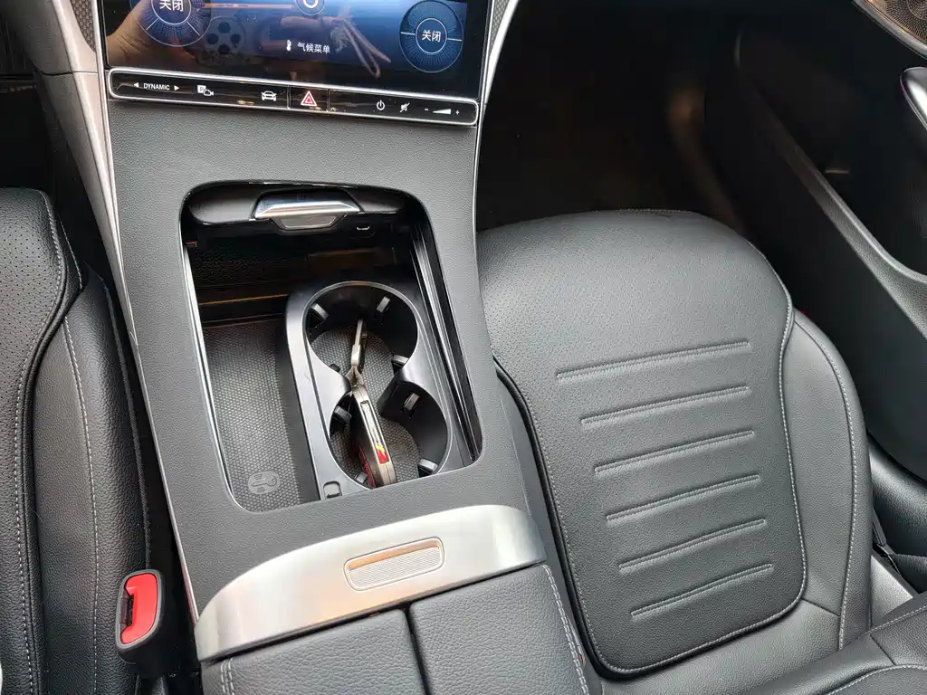 Mercedes-Benz C-Class — миниатюра 8