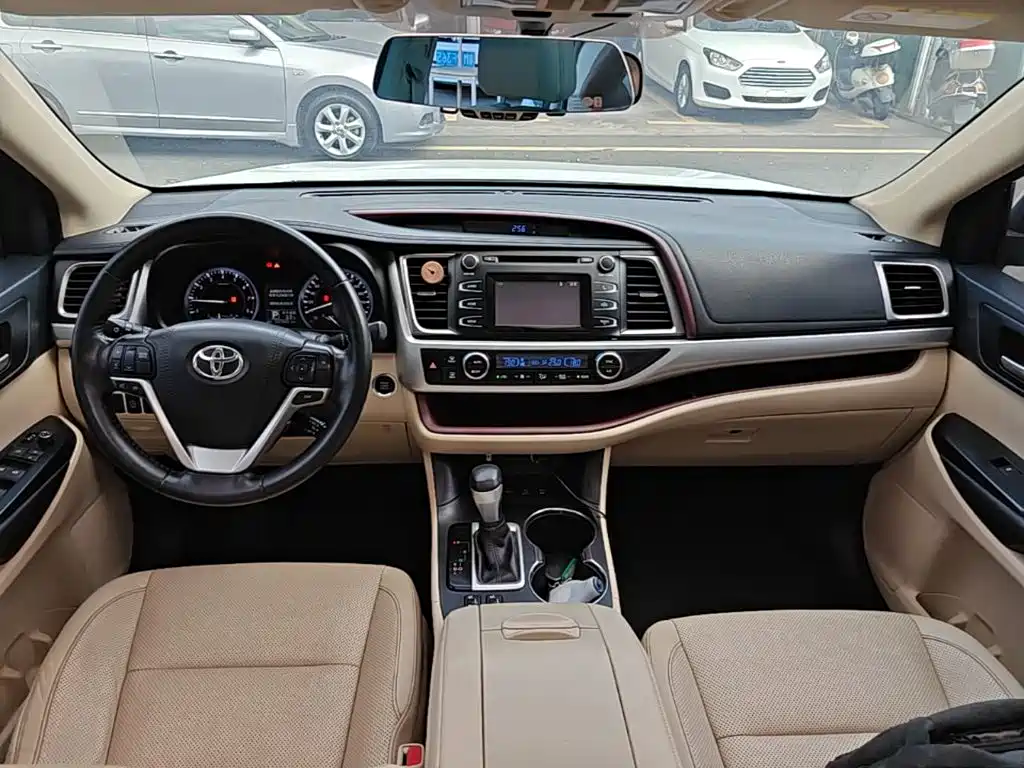 Toyota Highlander — миниатюра 10