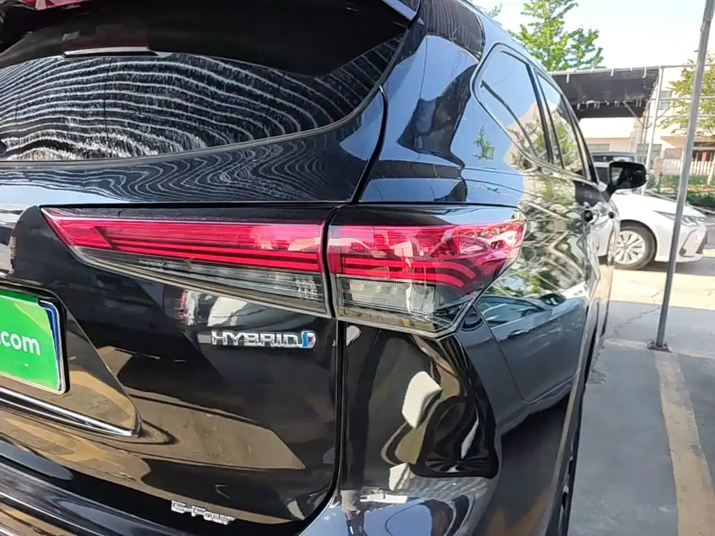 Toyota Crown Kluger — миниатюра 8