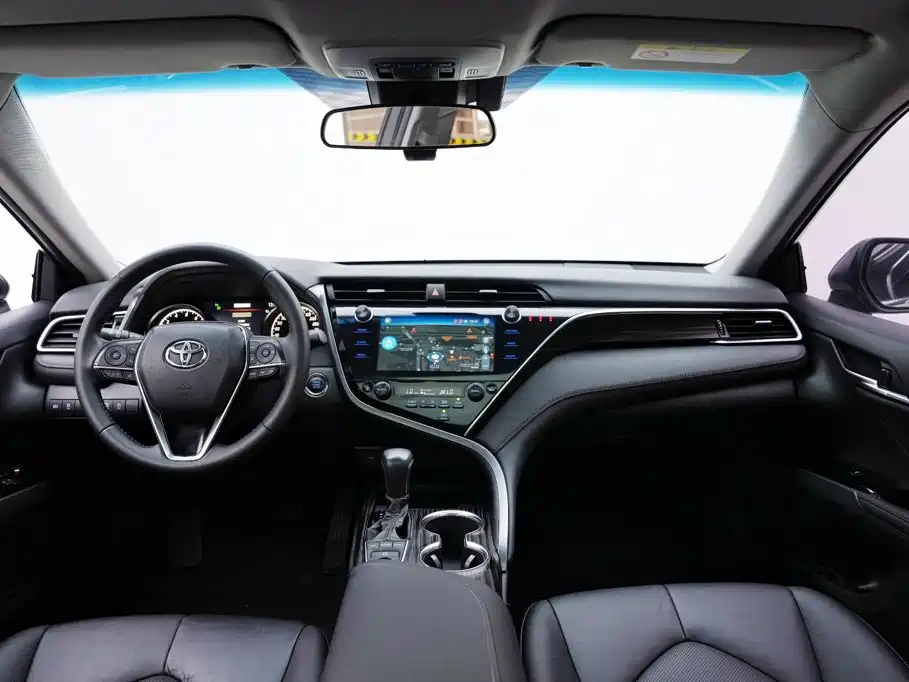 Toyota Camry — миниатюра 9