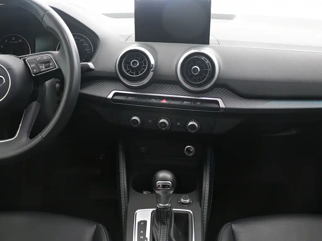 Audi Q2L — миниатюра 14