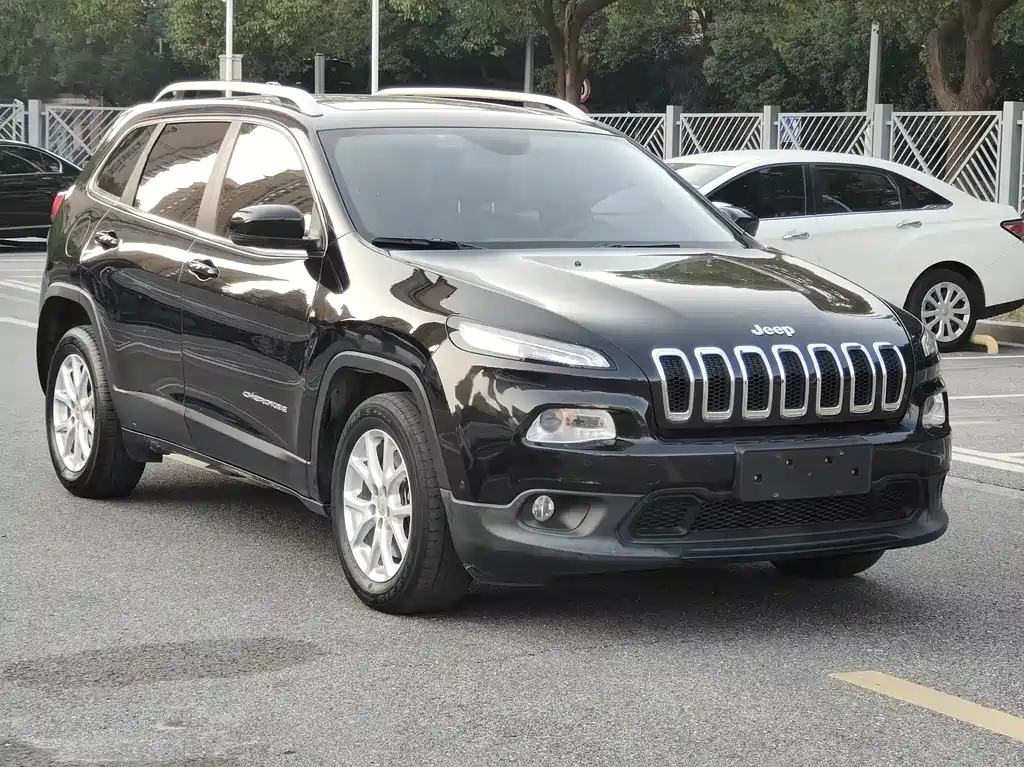 Jeep Cherokee — миниатюра 3