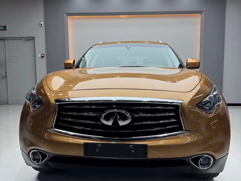 Купить Infiniti QX70