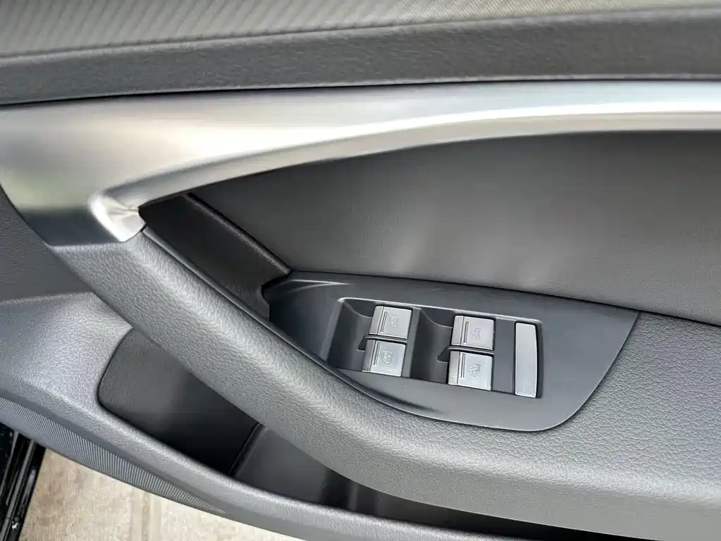 Audi A6L — миниатюра 33