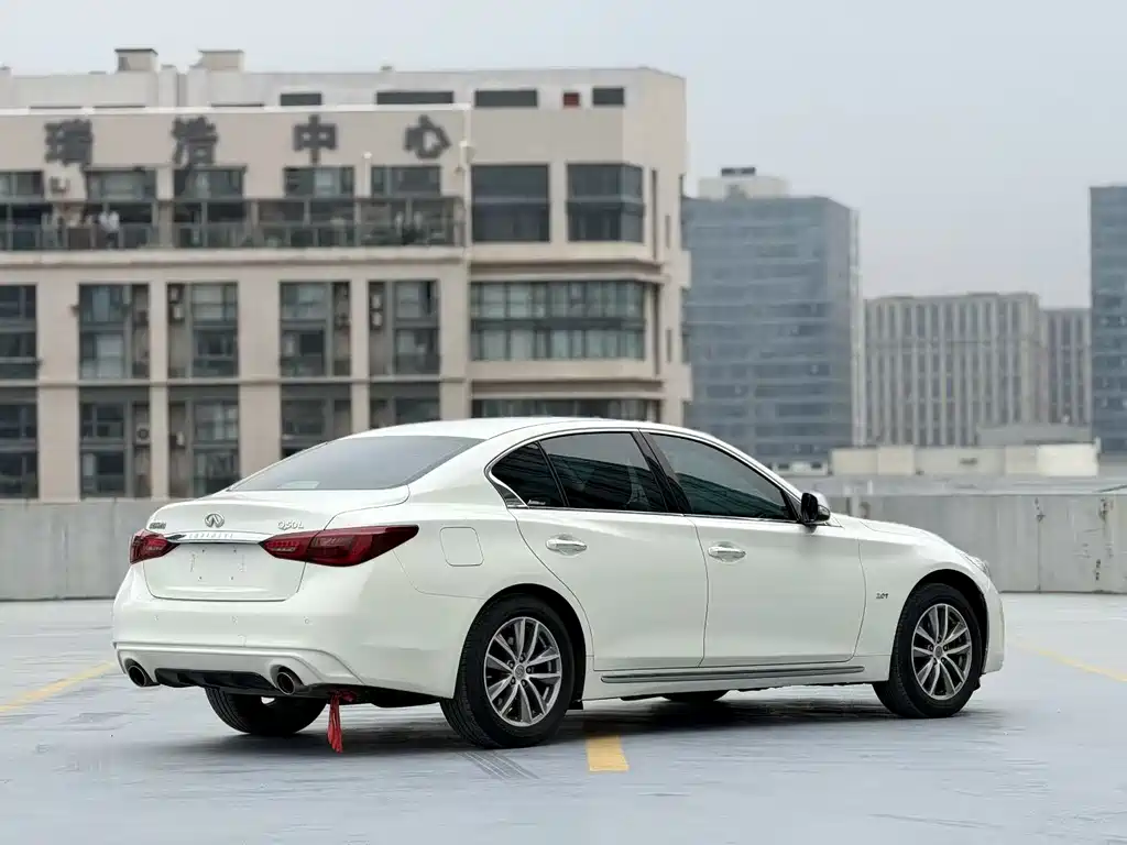 Infiniti Q50L 2021 2.0T Comfort