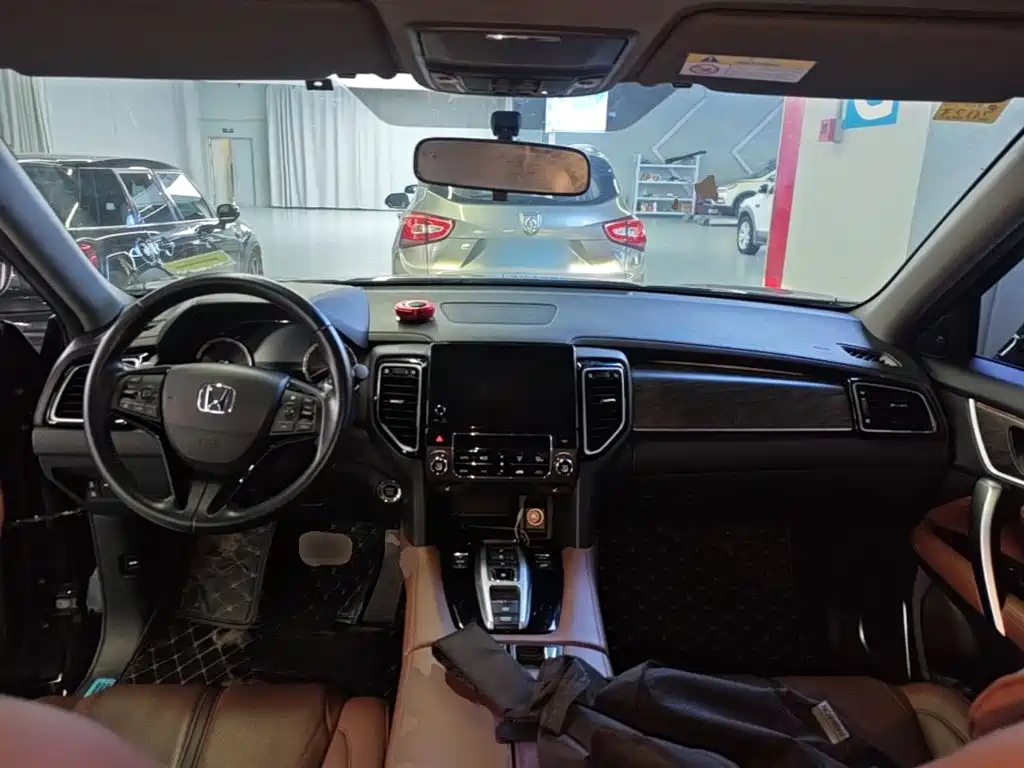 Honda UR-V — миниатюра 10