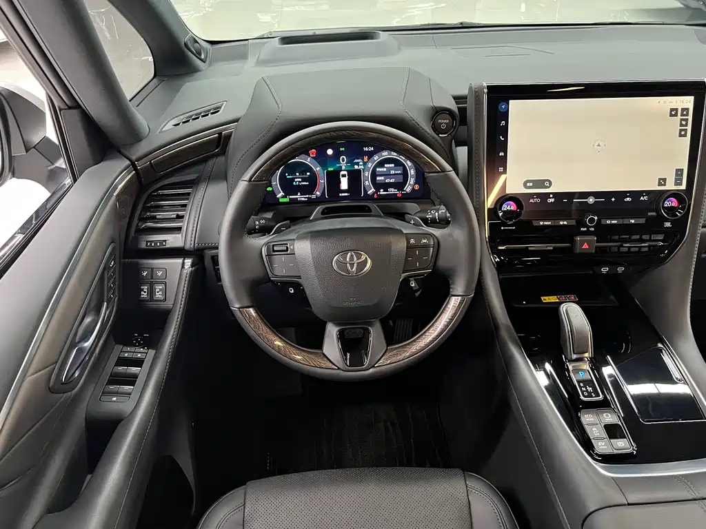 Toyota Alphard — миниатюра 19