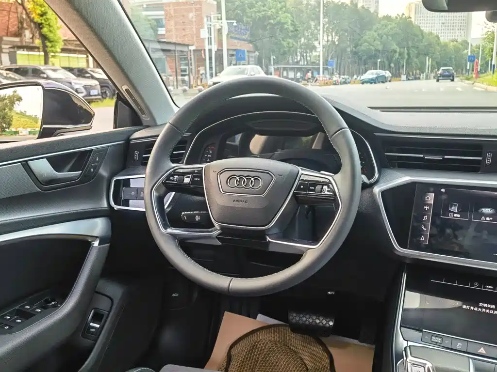 Audi A7L — миниатюра 11