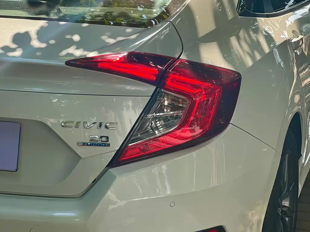 Honda Civic — миниатюра 4