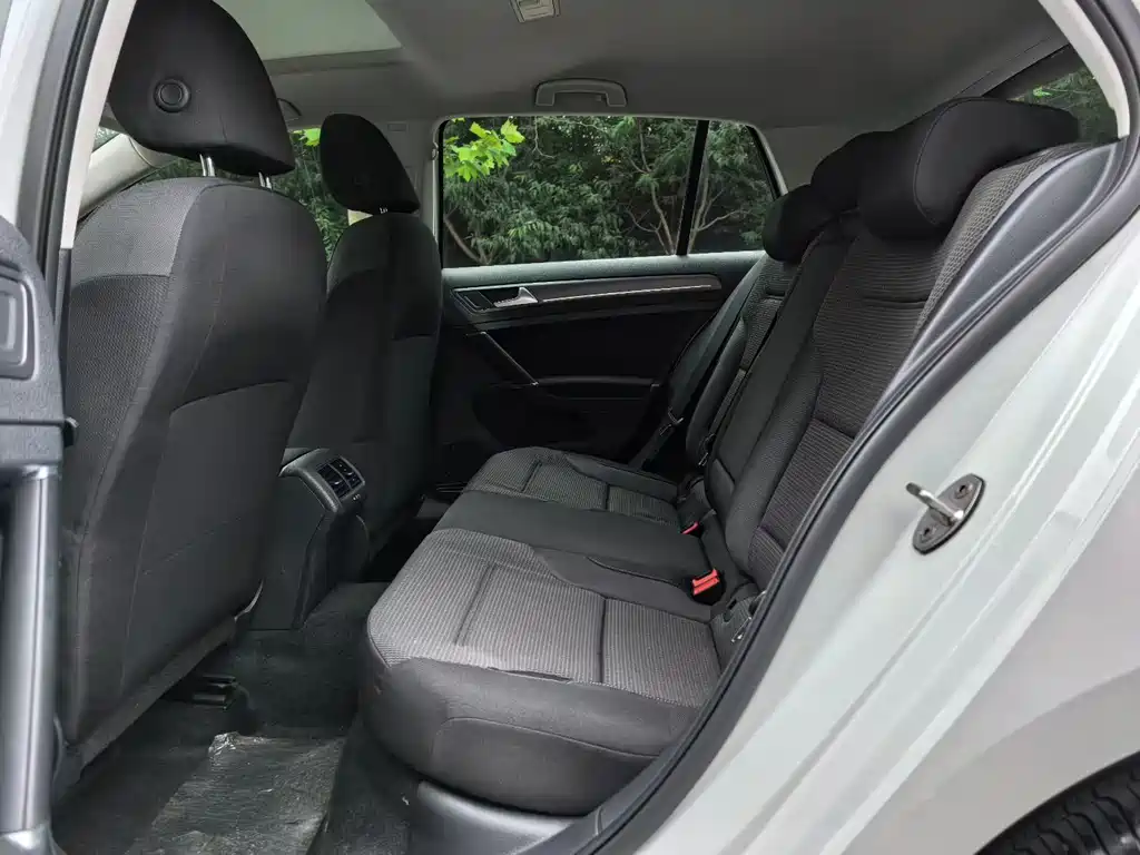 Volkswagen Golf 2015 1.6L AT Comfort