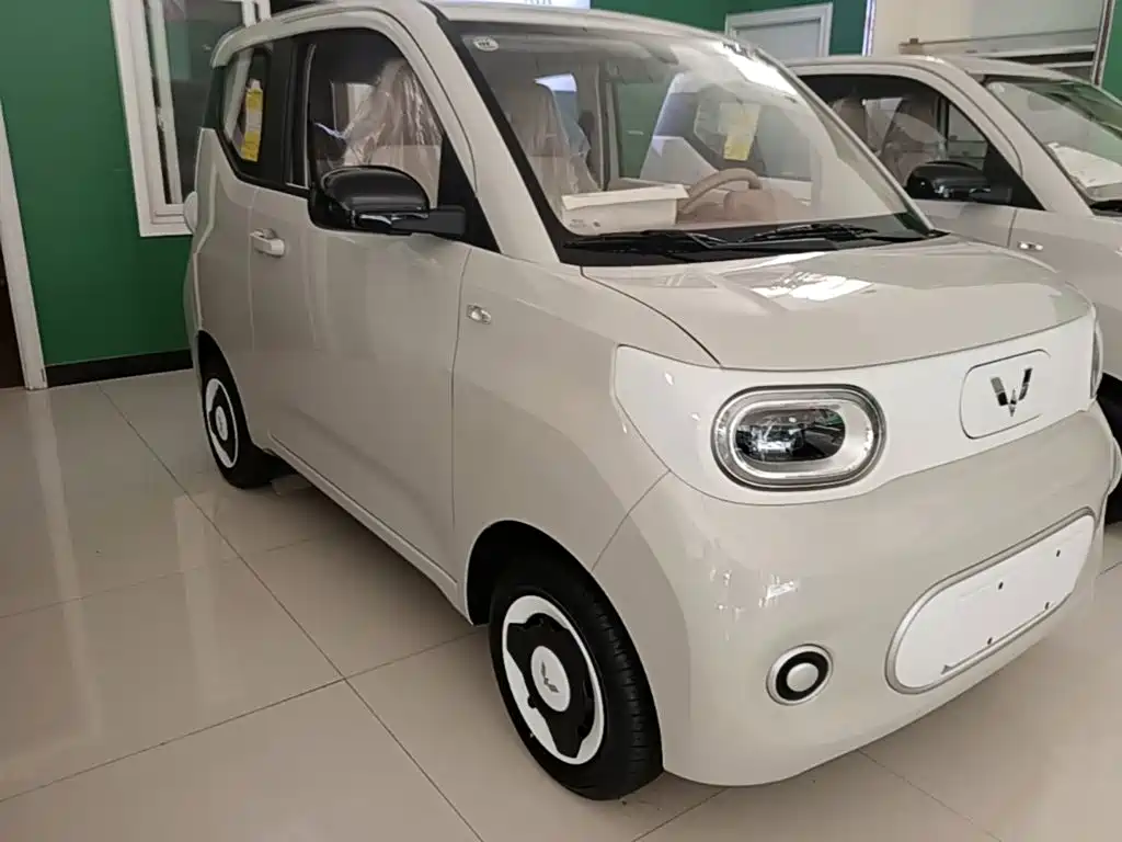 Wuling MINIEV — миниатюра 4