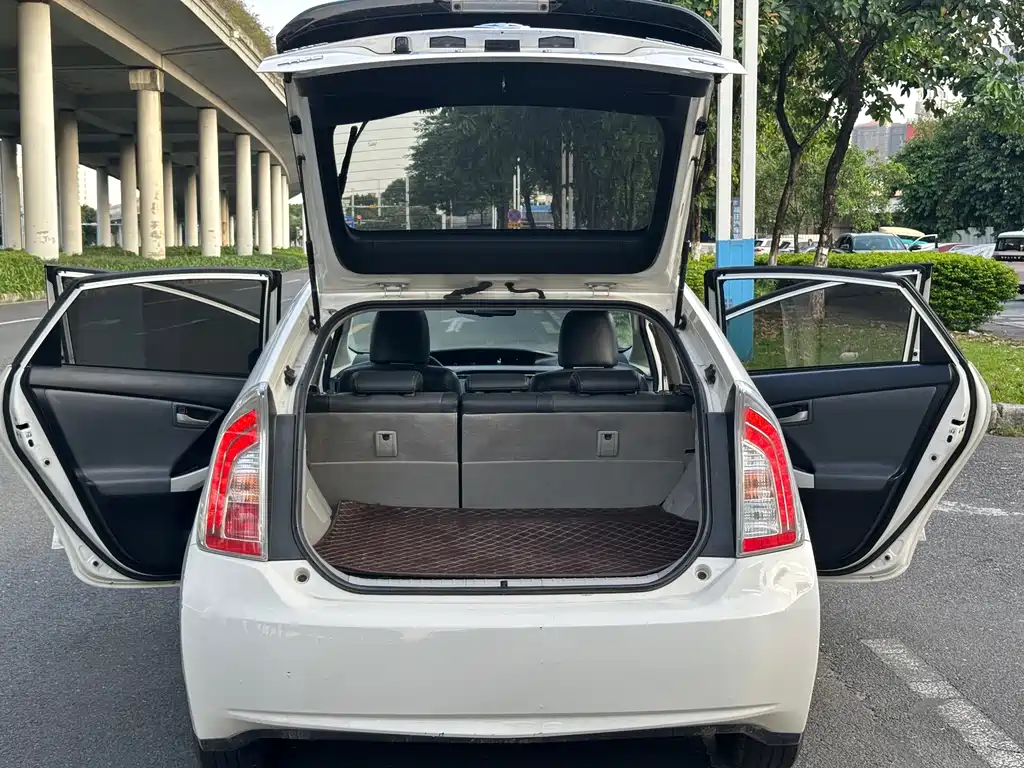 Toyota Prius — миниатюра 14