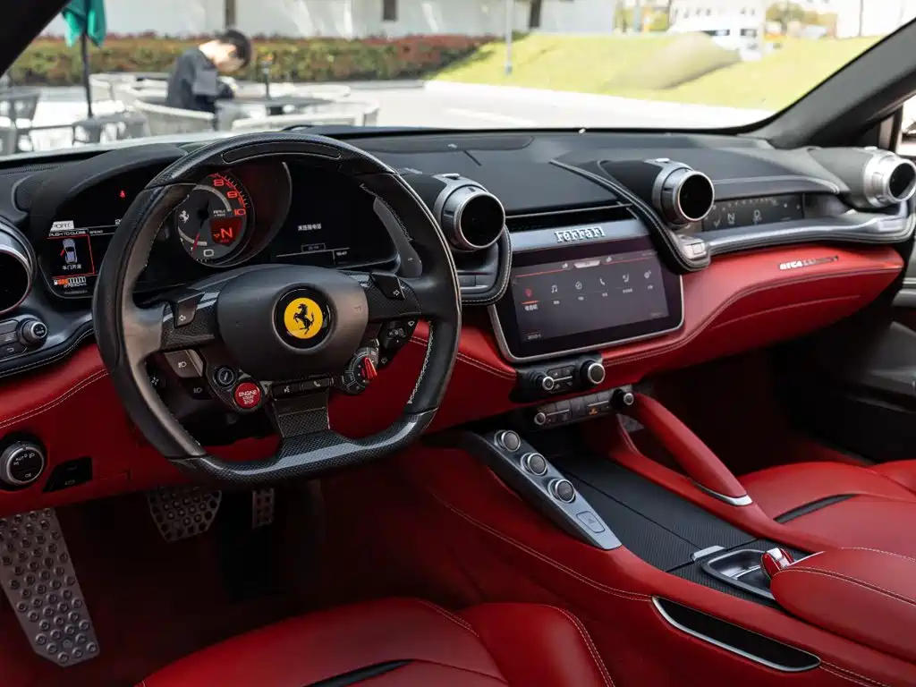 Ferrari GTC4Lusso — миниатюра 9