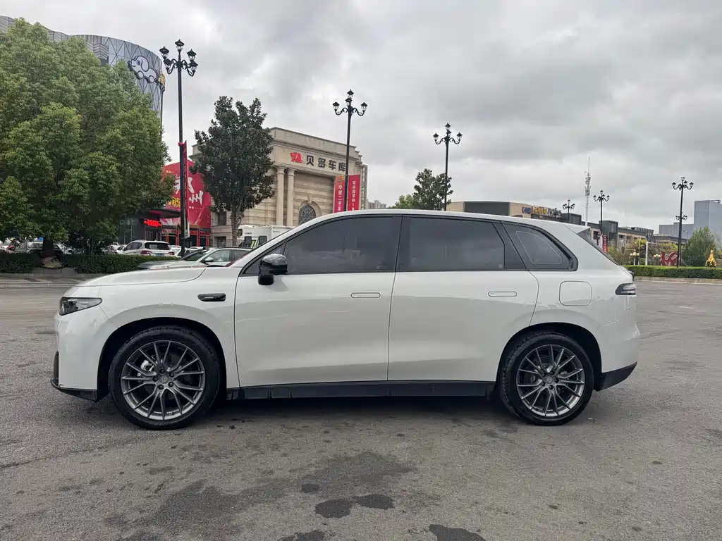 Leapmotor Leapmotor C10 — миниатюра 4