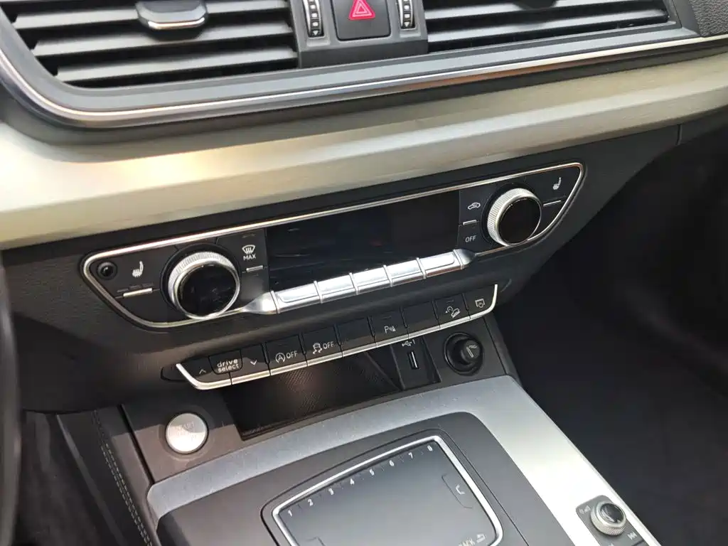 Audi Q5L — миниатюра 11