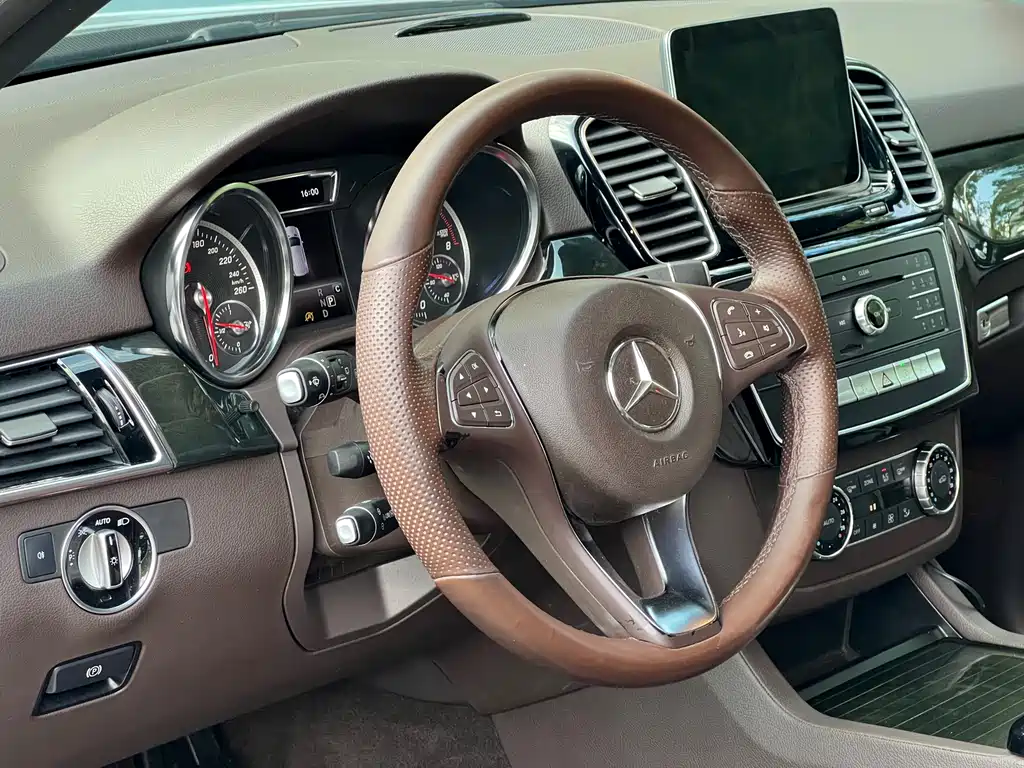 Mercedes-Benz GLE (Import) — миниатюра 13