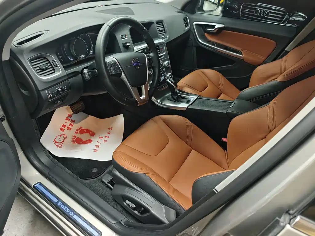 Volvo S60 — миниатюра 4