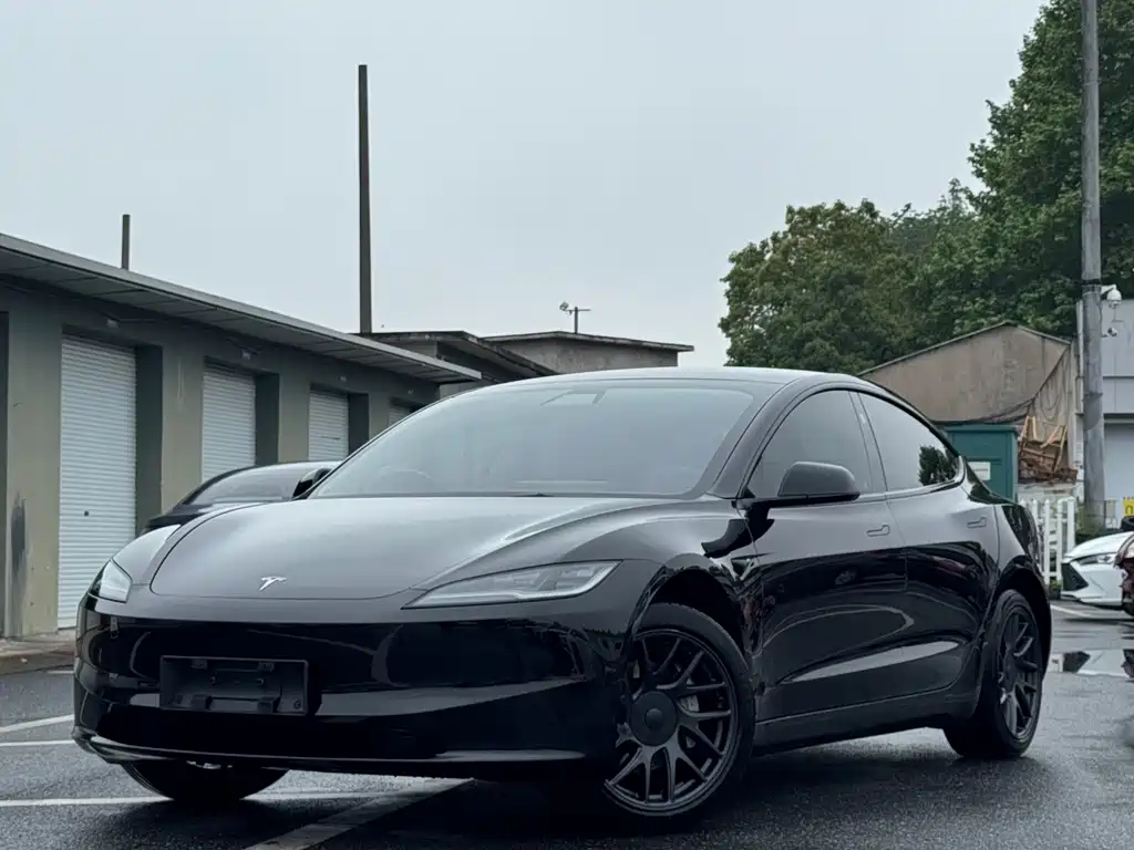 Tesla Model 3 2023