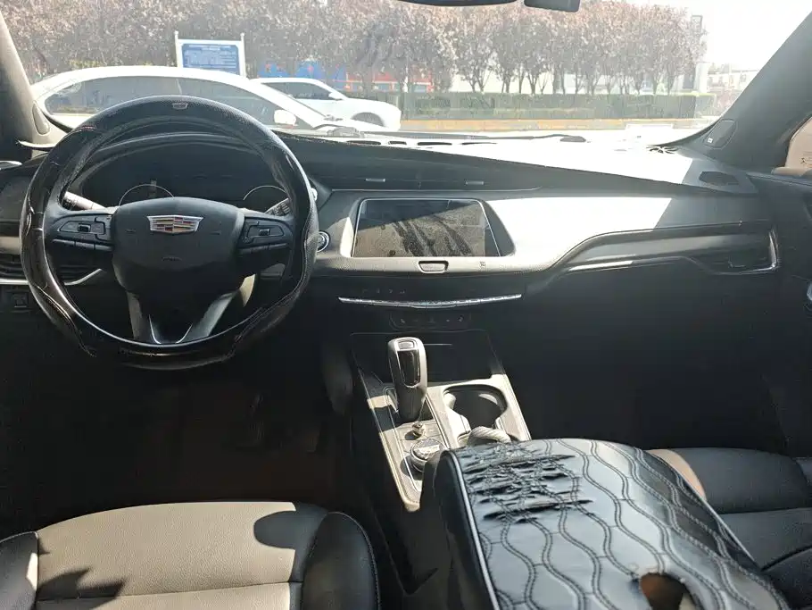 Cadillac XT4 — миниатюра 12