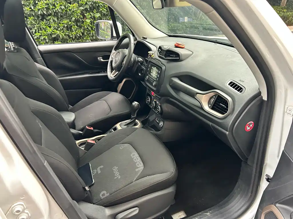 Jeep Renegade — миниатюра 7