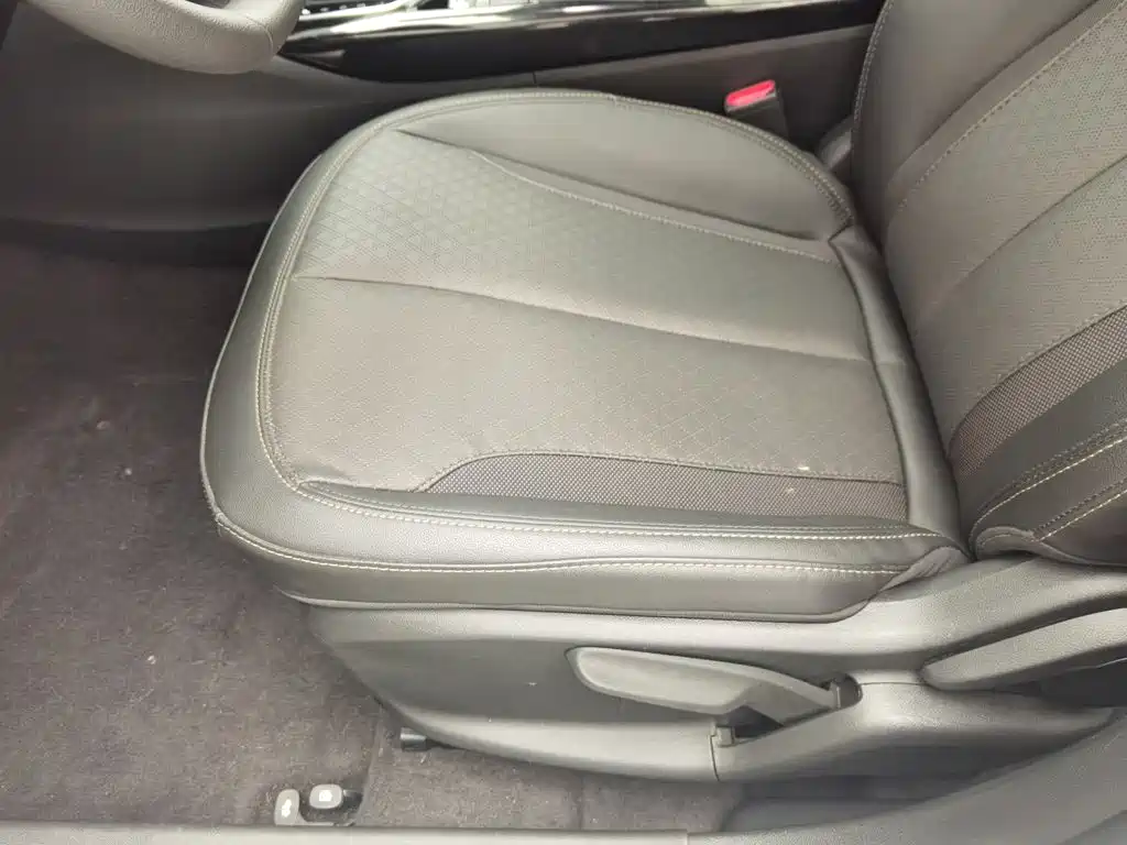 Buick Verano — миниатюра 20
