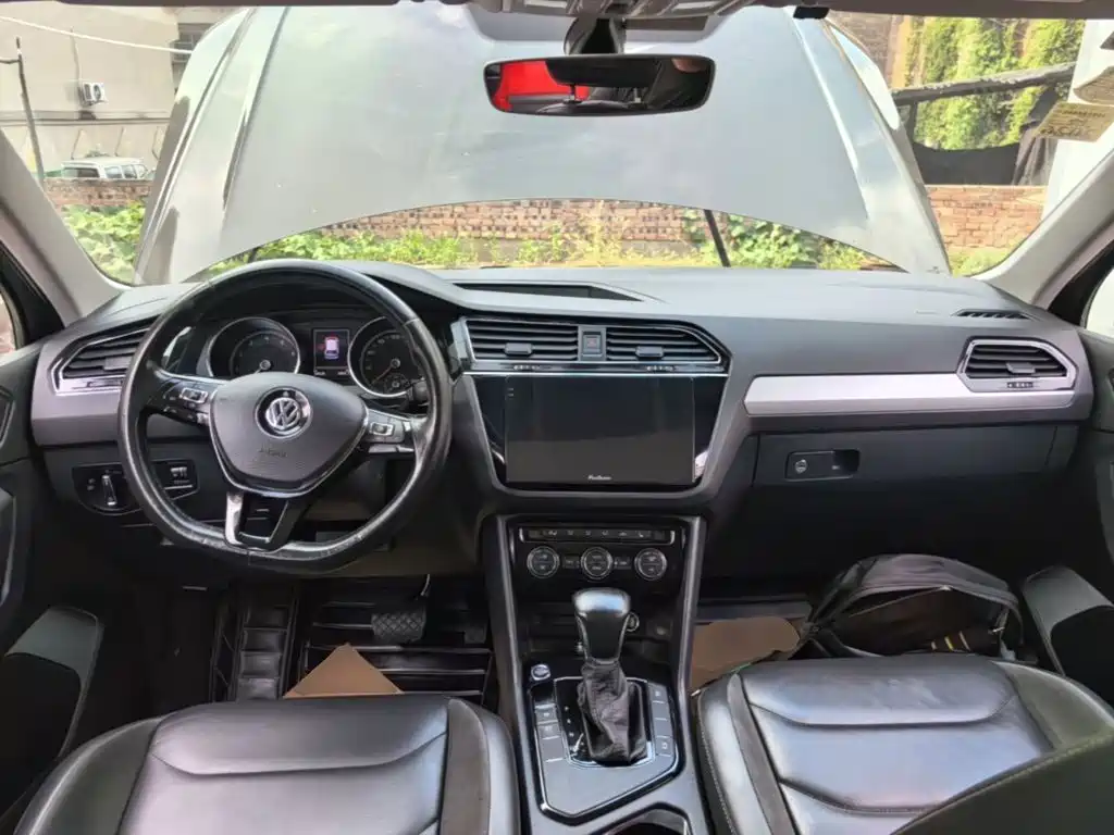 Volkswagen Tiguan L — миниатюра 10
