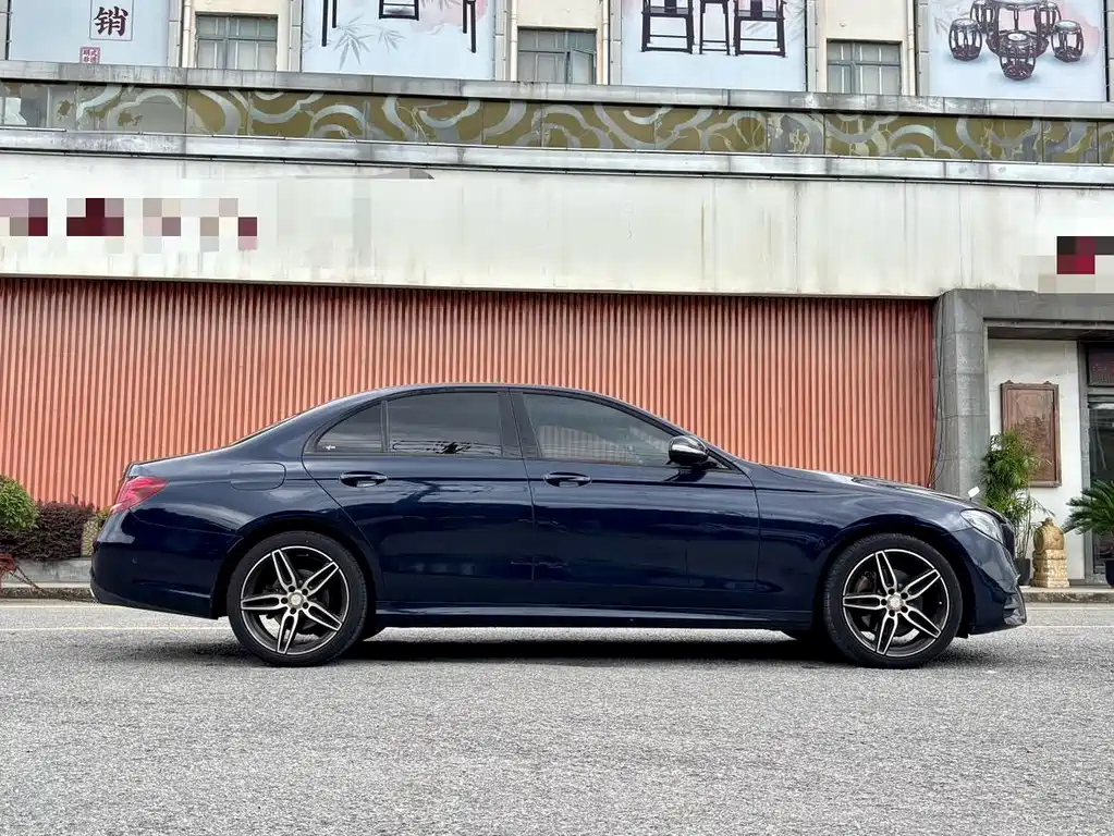 Mercedes-Benz E-Class — миниатюра 18