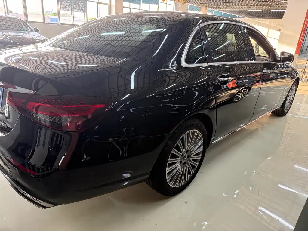 Mercedes-Benz E-Class — миниатюра 4