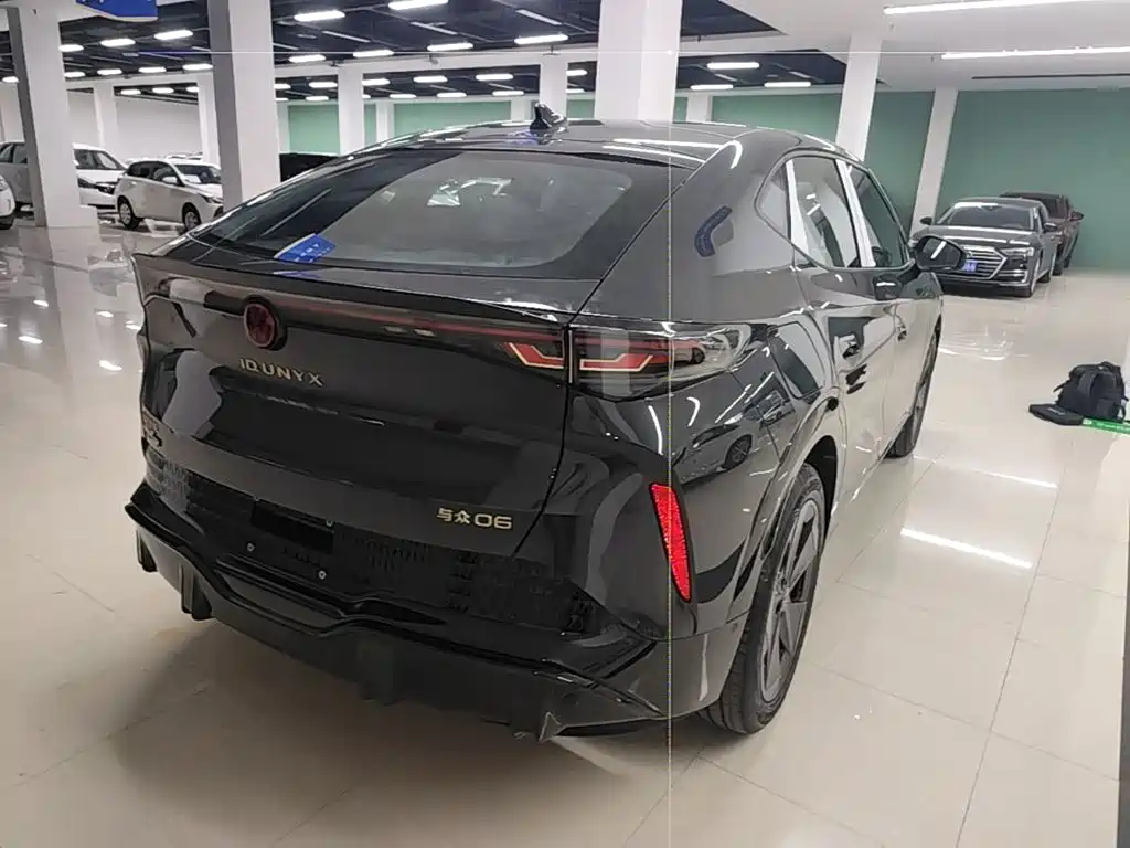 Volkswagen 06 2025 Pure