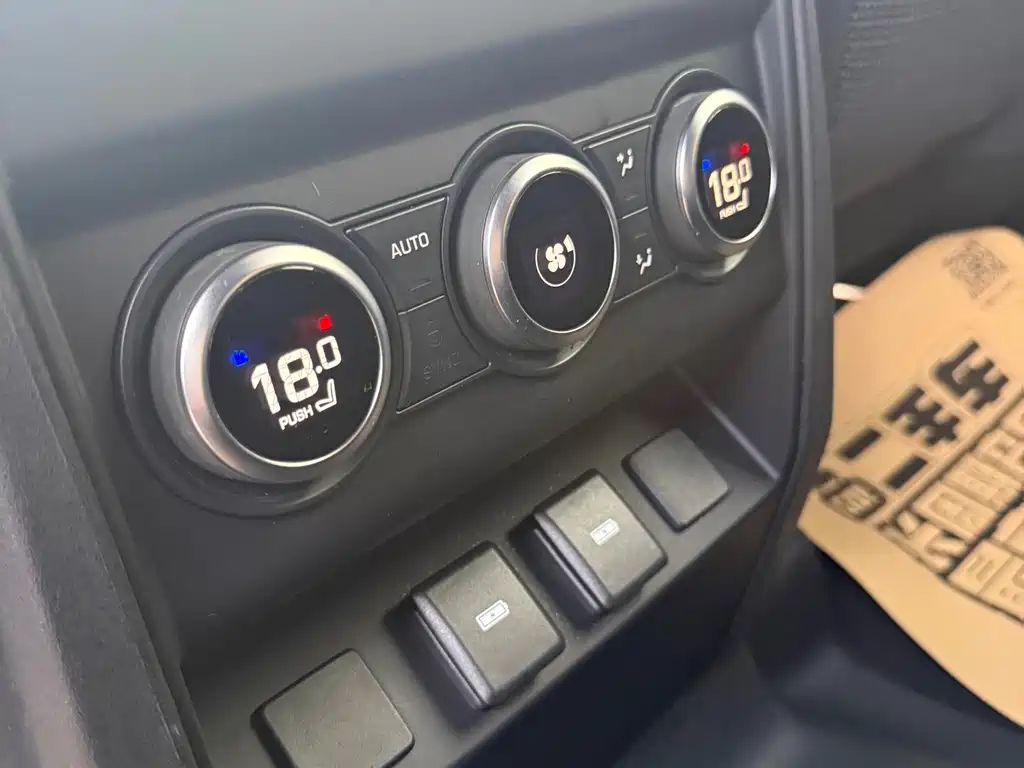 Land Rover Defender — миниатюра 11