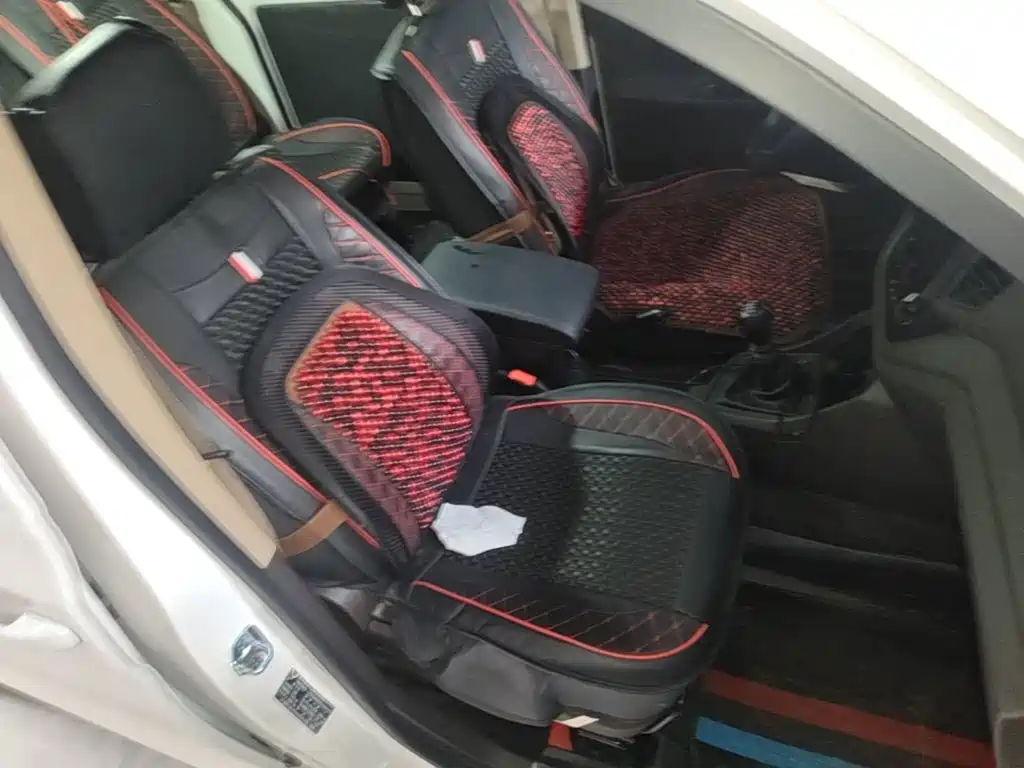 Wuling Hongguang V — миниатюра 9