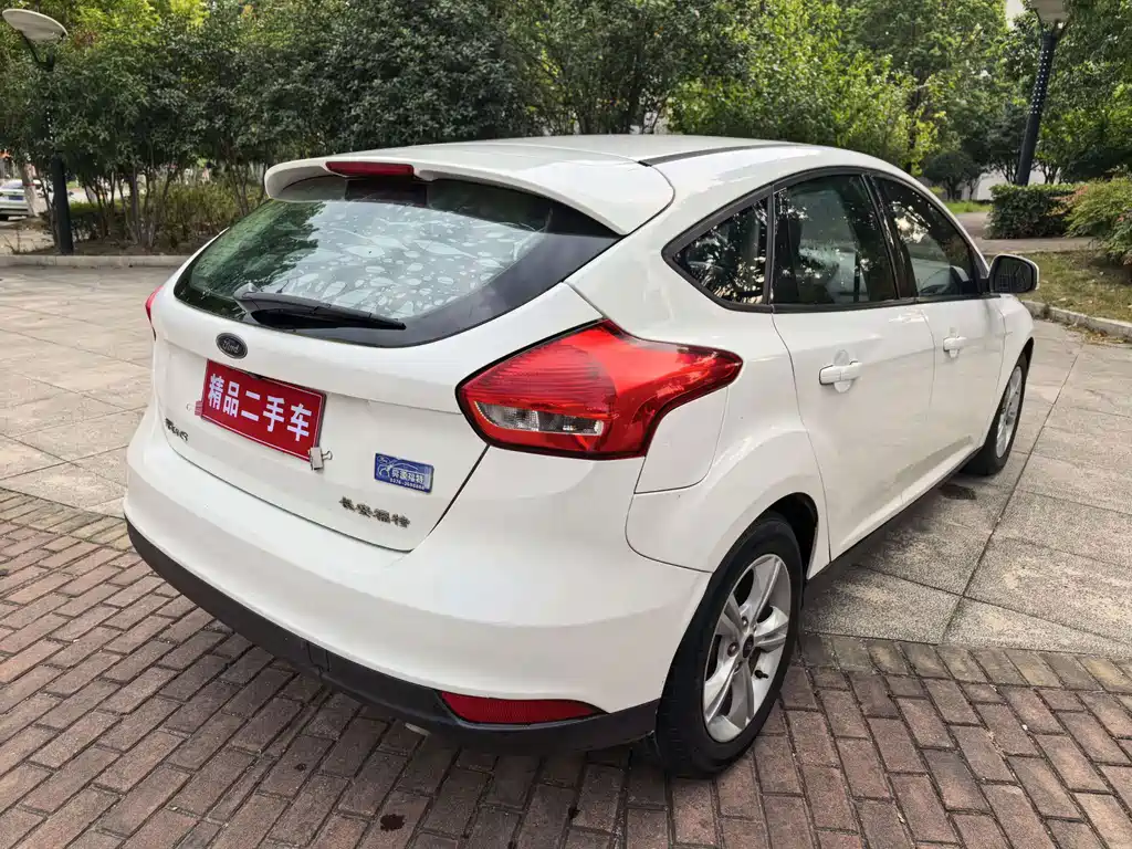 Ford Focus — миниатюра 7