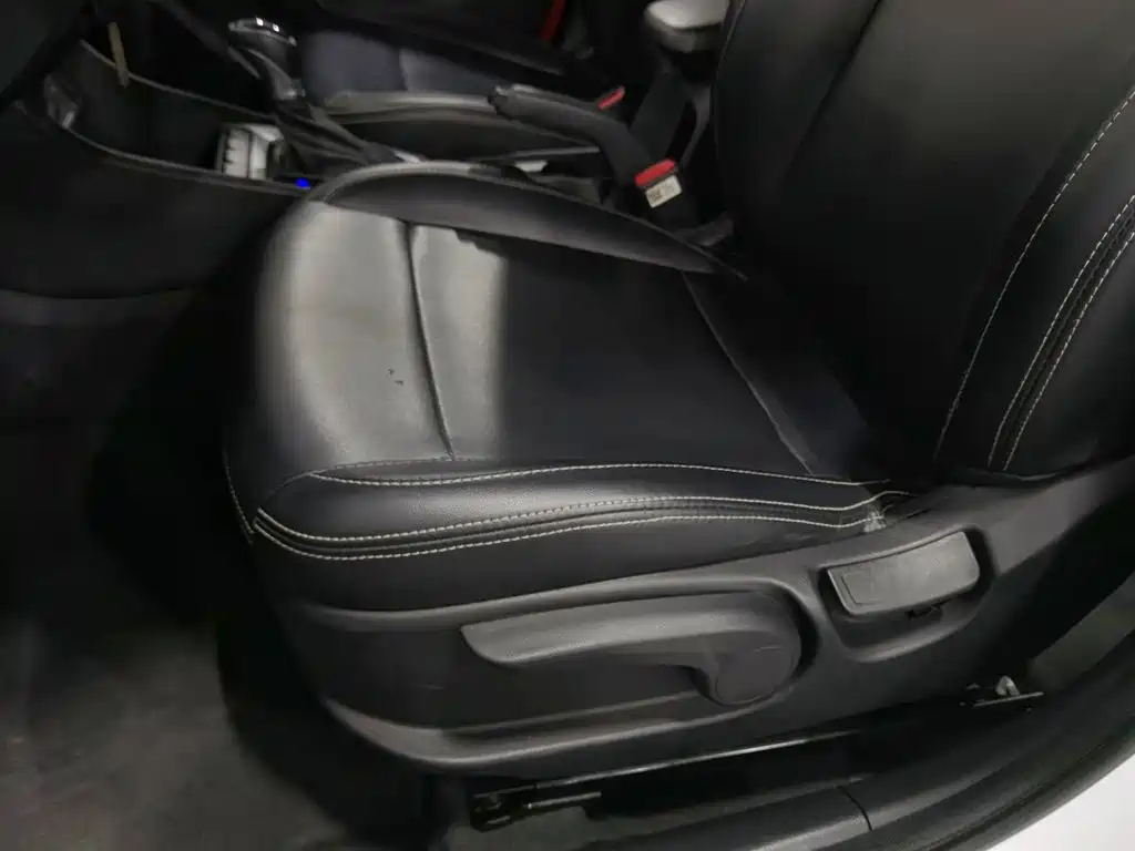 Hyundai Elantra — миниатюра 20