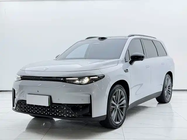 Leapmotor C16