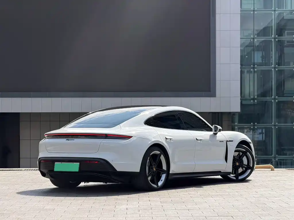 Porsche Taycan 2022 Taycan
