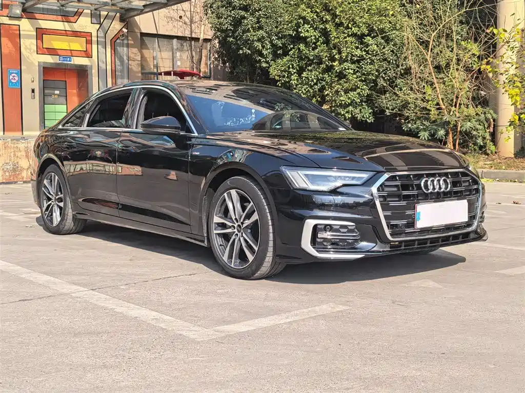 Audi A6L 2023 40 TFSI Luxury