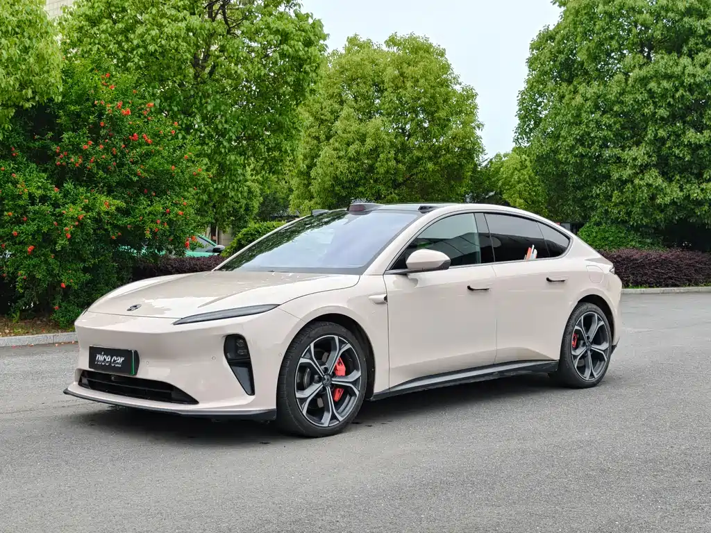 NIO ET5