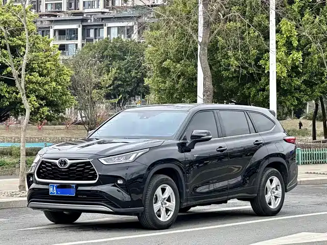 TOYOTA HIGHLANDER 2024