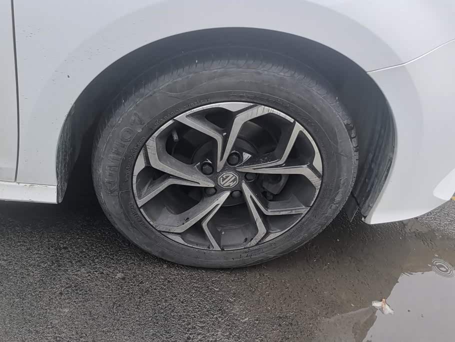MG MG5 1.5 л 2023 г. Белый, пробег 20800 км
