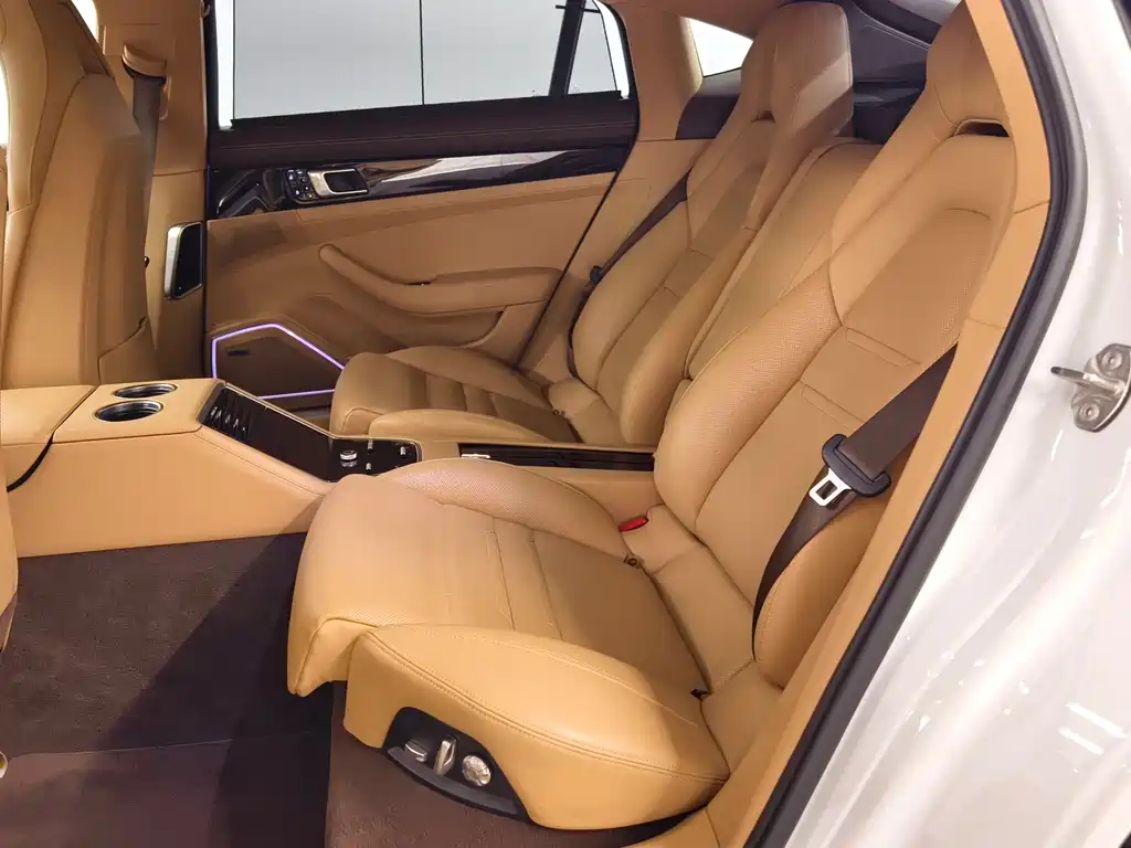 Porsche Panamera — миниатюра 8