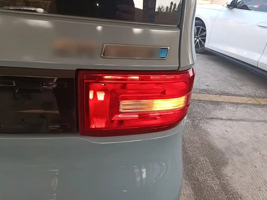Wuling MINIEV — миниатюра 8