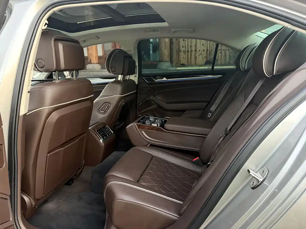 Volkswagen Phideon — миниатюра 9