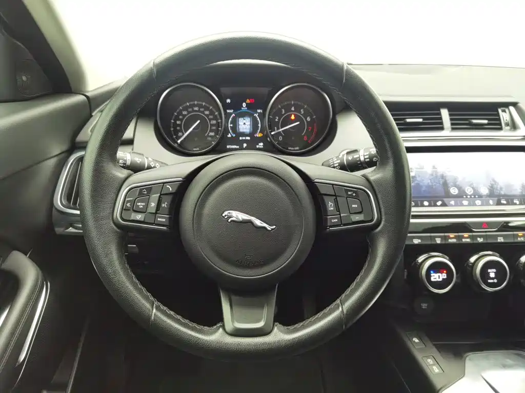 Jaguar E-PACE — миниатюра 11