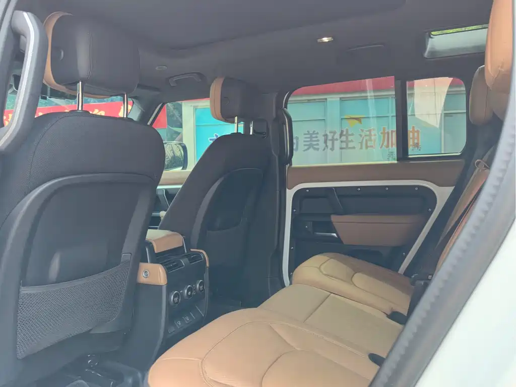 Land Rover Defender — миниатюра 9