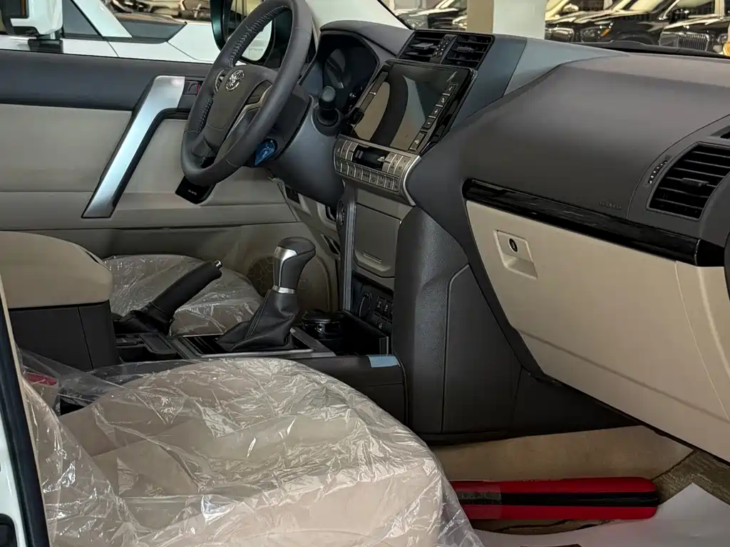 Toyota Land Cruiser Prado 2023 4.0L GXR