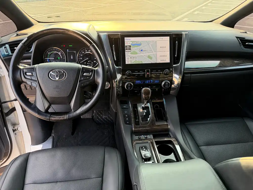 Toyota Vellfire — миниатюра 13