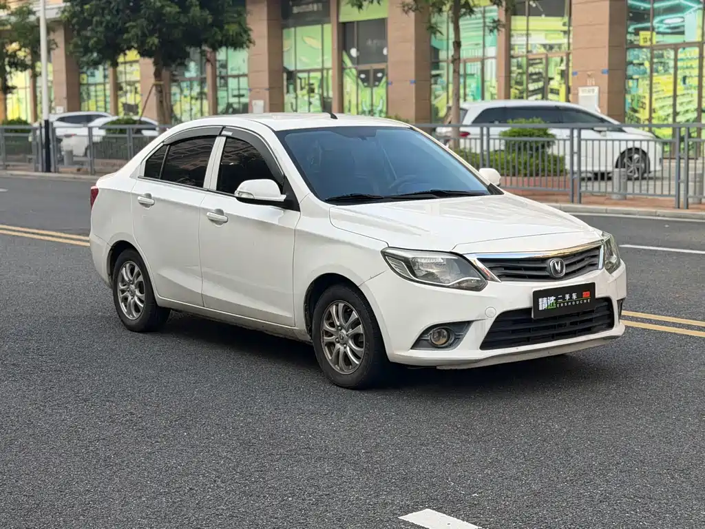 Changan V3 — миниатюра 3