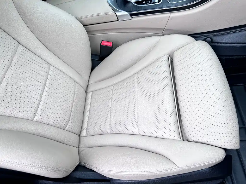Mercedes-Benz C-Class — миниатюра 12